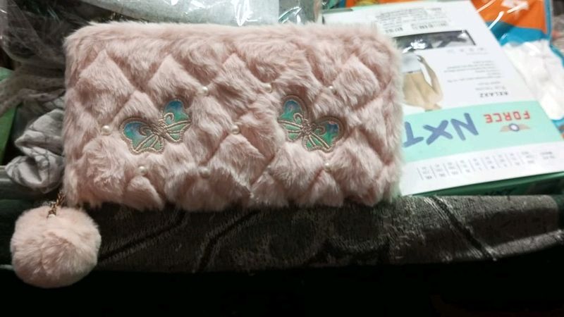 Woman&#39;s Pink Wallet