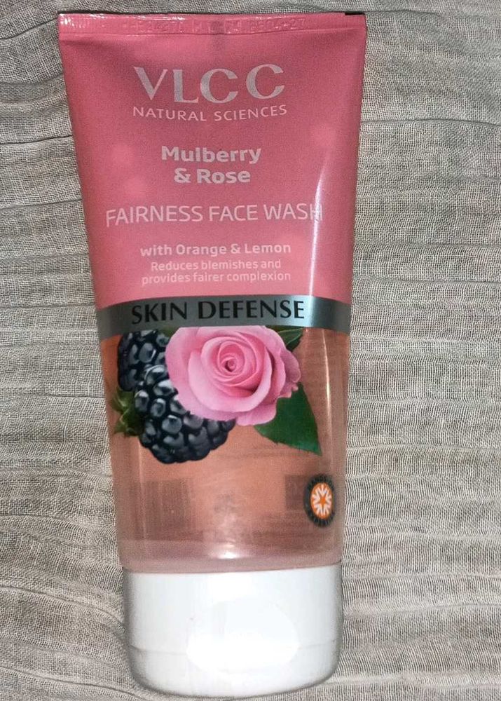 VLCC Natural Mulberry and Rose Fairness Facewash