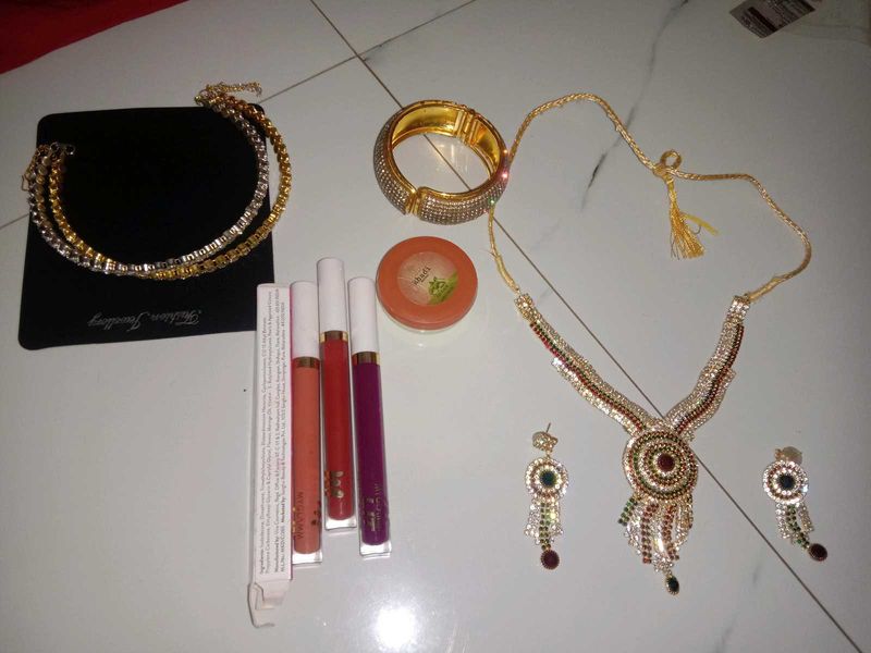 Jewellery &amp; Lipstick Bundle