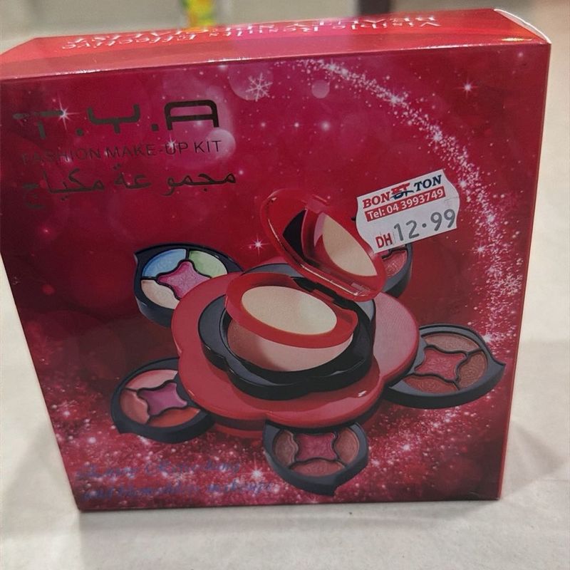 Makeup Kit - Eyeshadows, Blush