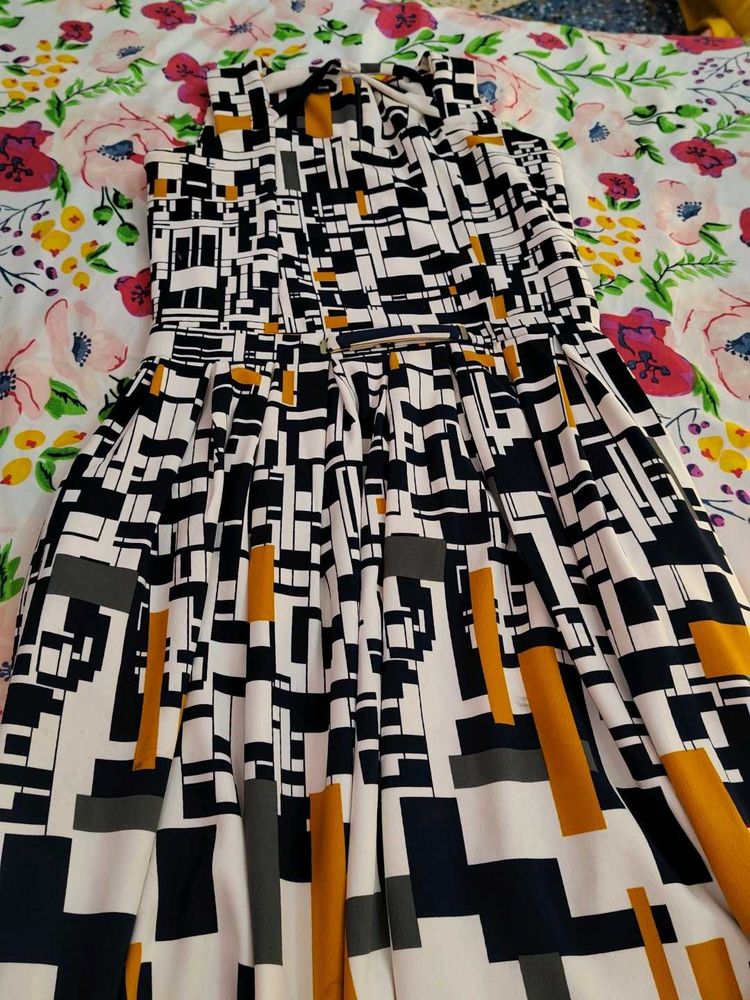 I am selling midi dress