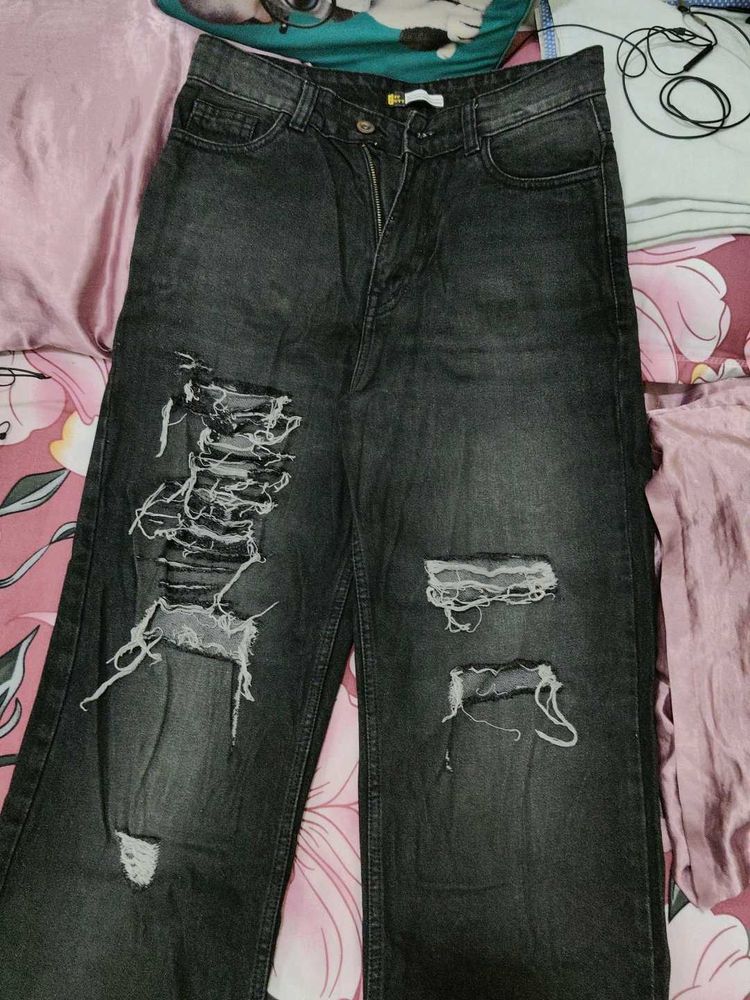 Ripped Black Wide-Leg Jeans