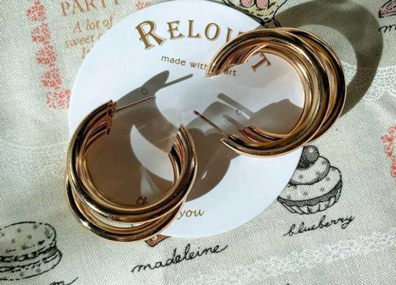 Beautifull Gold Rings Earings For Office And Party