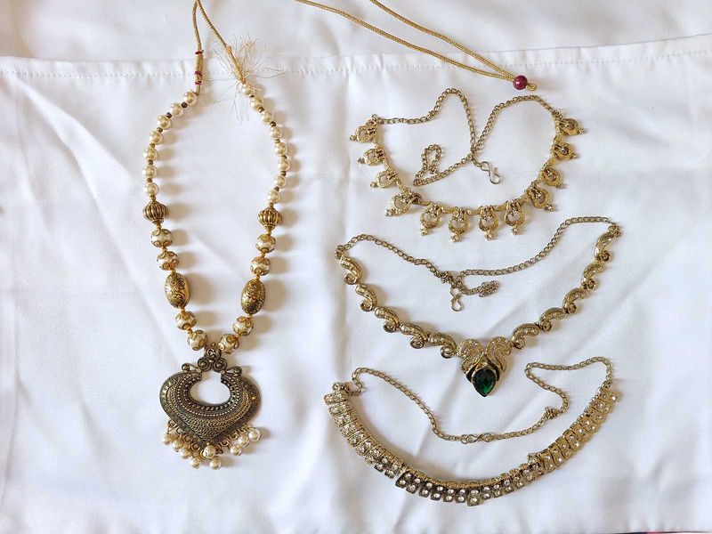 Set Of 4 Necklaces