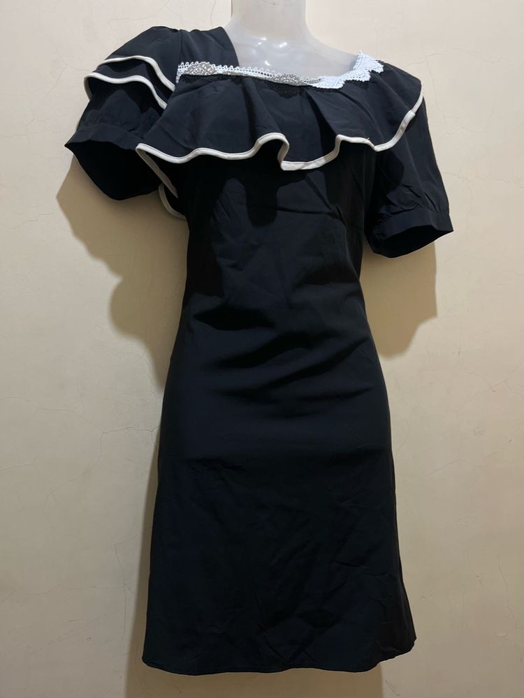 Korean Pintrest Black Dress with White Trim