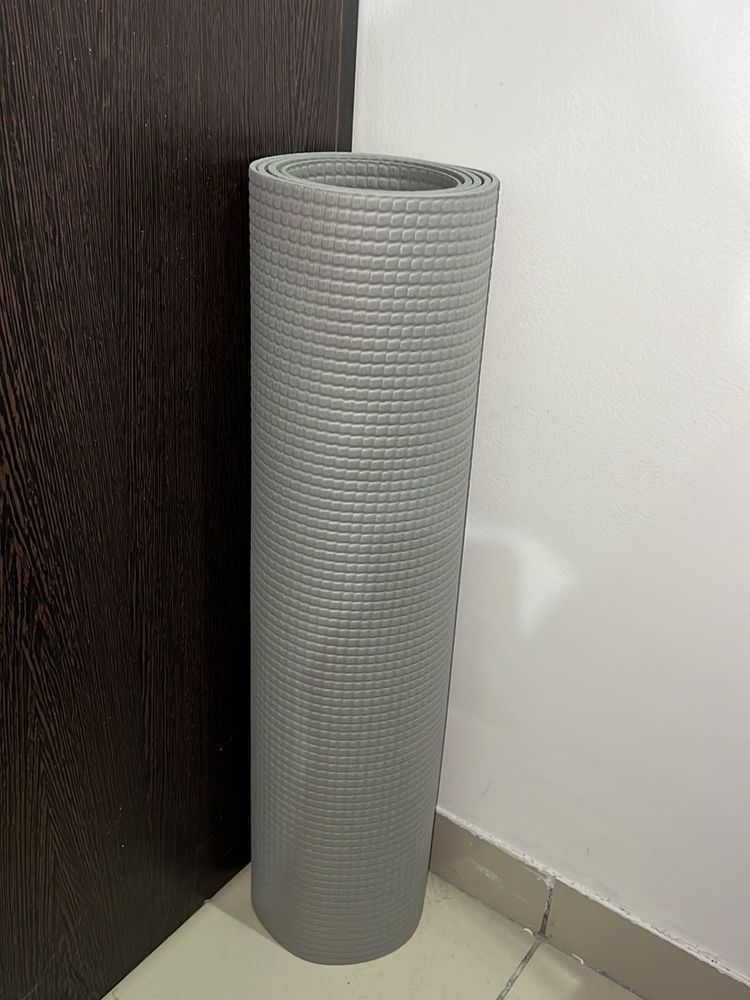Yoga Mat &amp; Resistant Tube With Handle