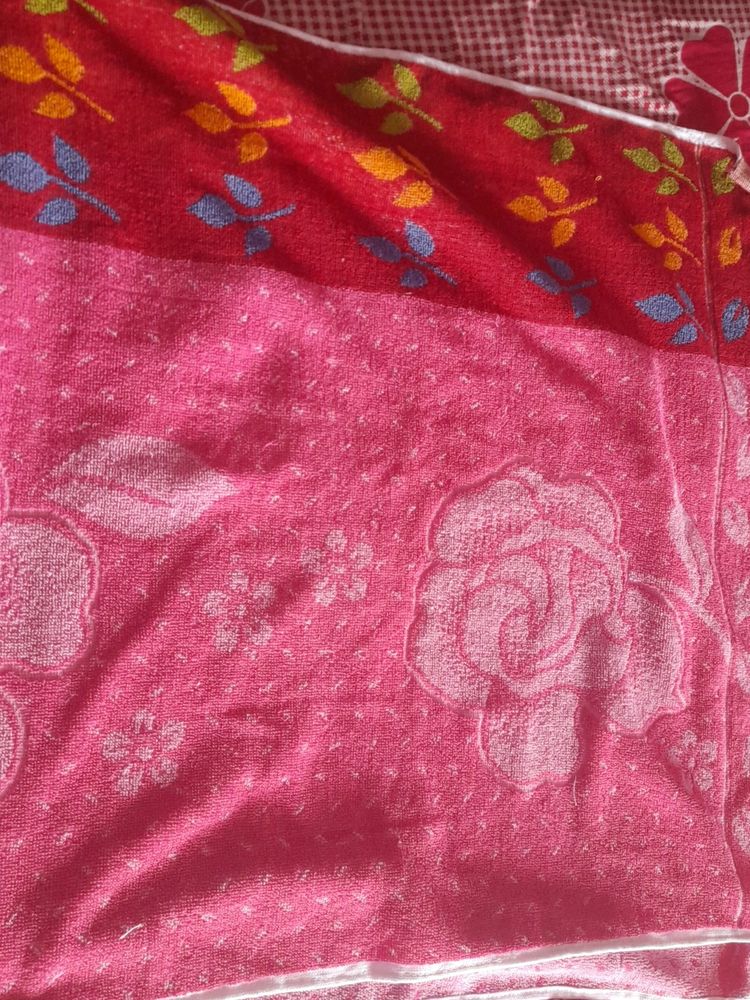 Vintage Floral Bath Towel