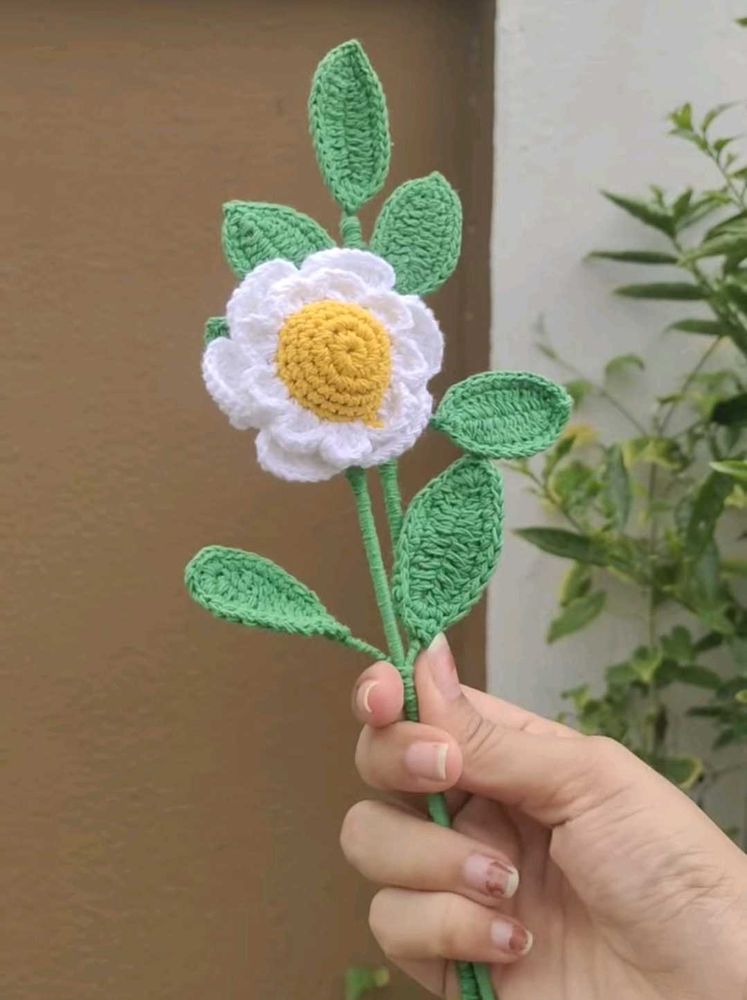 Crochet Daisy With Leaf Stick