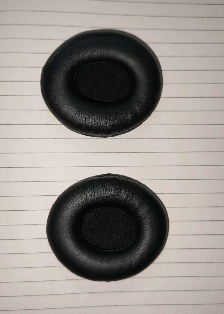 Crysendo 5cm by 6 cm oval headphones earpads.