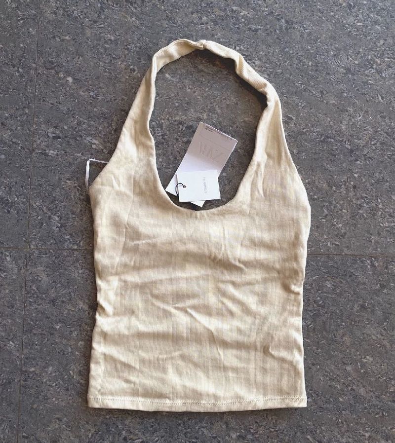 ✨ Zara butter yellow Halter Top 🧈