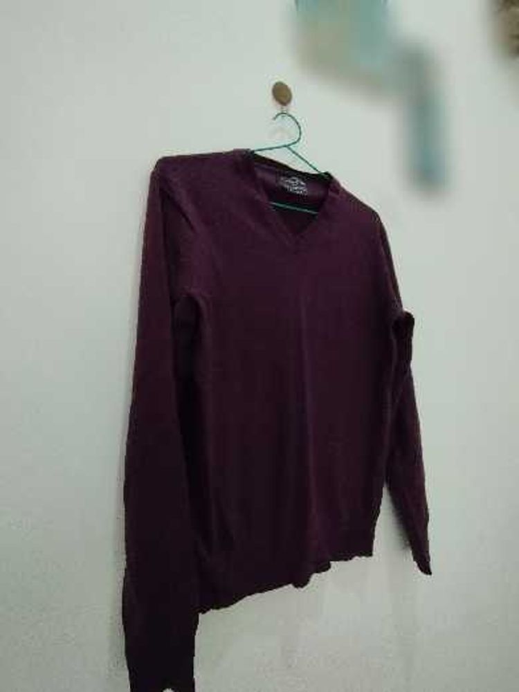 Burgundy V-Neck Sweater🐥🎊