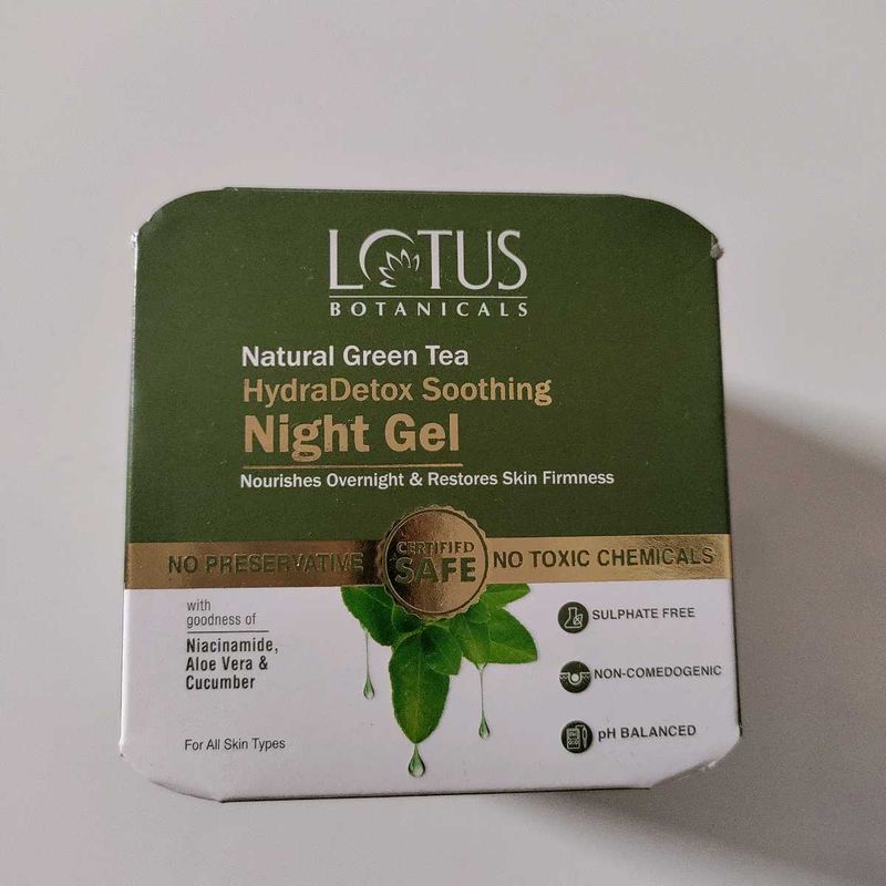 Natural Green Tea Hydradetoxing Soothing Night Gel