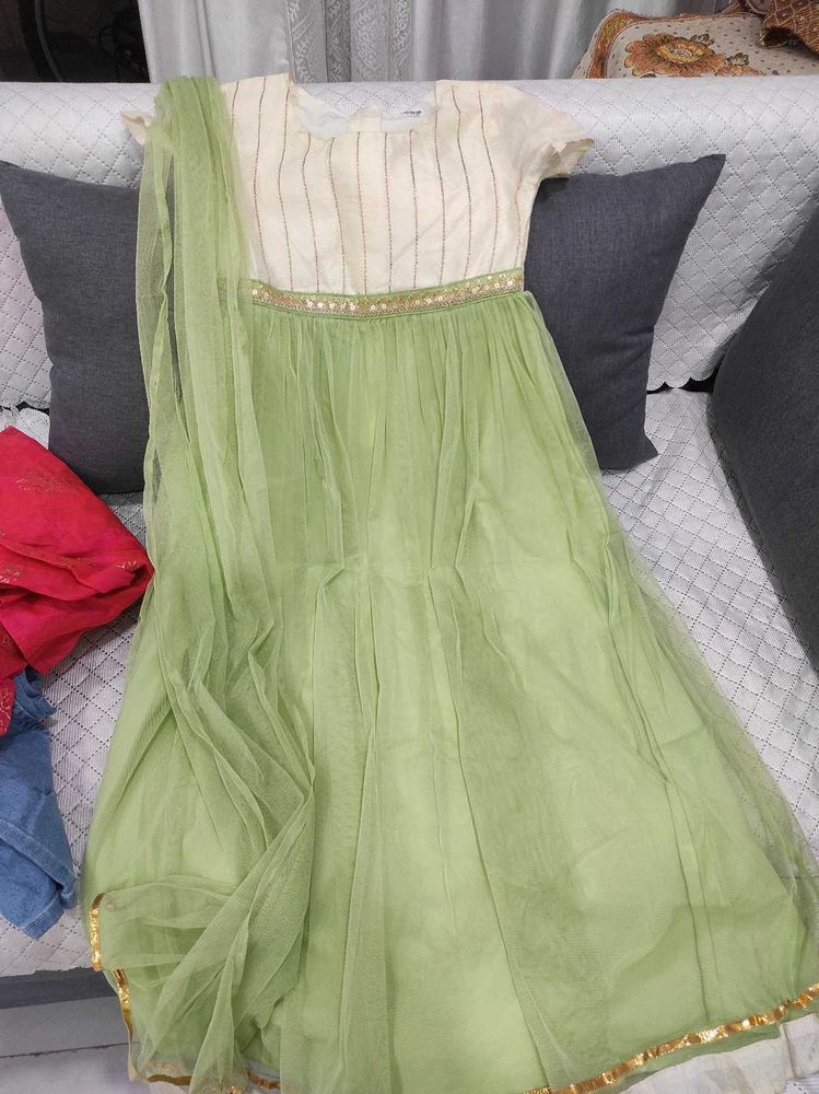 Very Beautiful Simple And Sober Gown For Girls