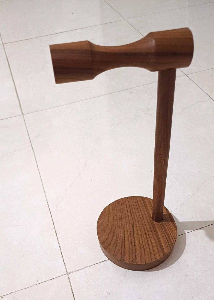 🆕️ Wooden Headphone Stand 🎧