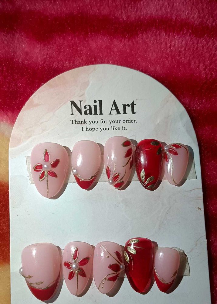 Floral Press-On Nail Art Set