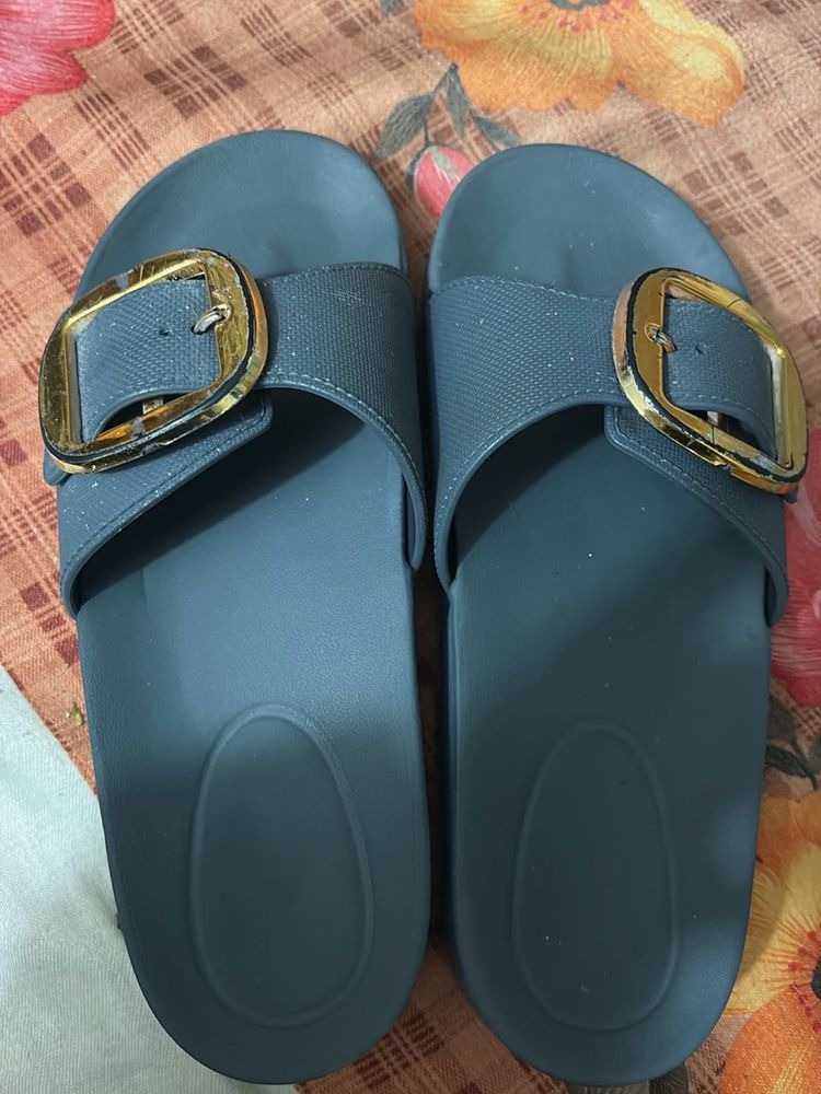 Stylish Blue &amp; Gold Buckle Slides