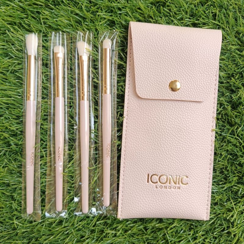 Iconic London Makeup Brush