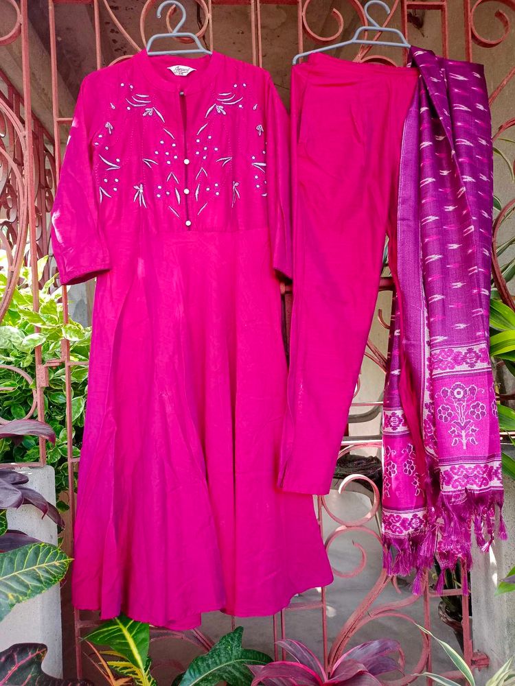Embroidered Kurta Set With Printed Dupatta