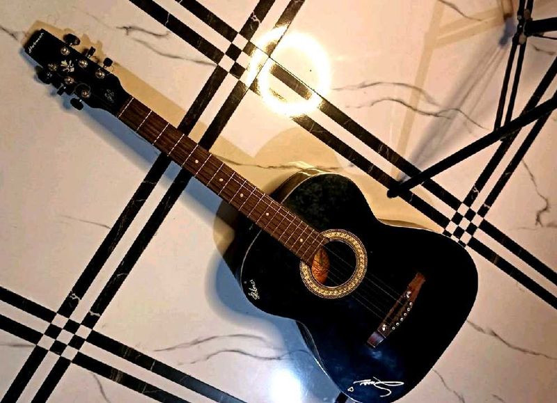 Hobmer Acoustic Guitar.