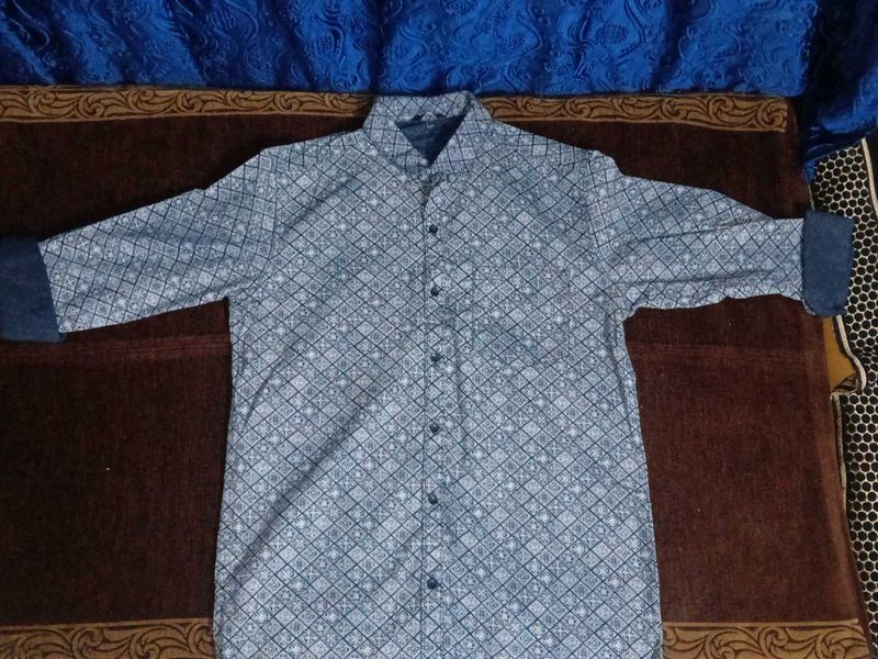 Patterned Men&#39;s Casual Shirt