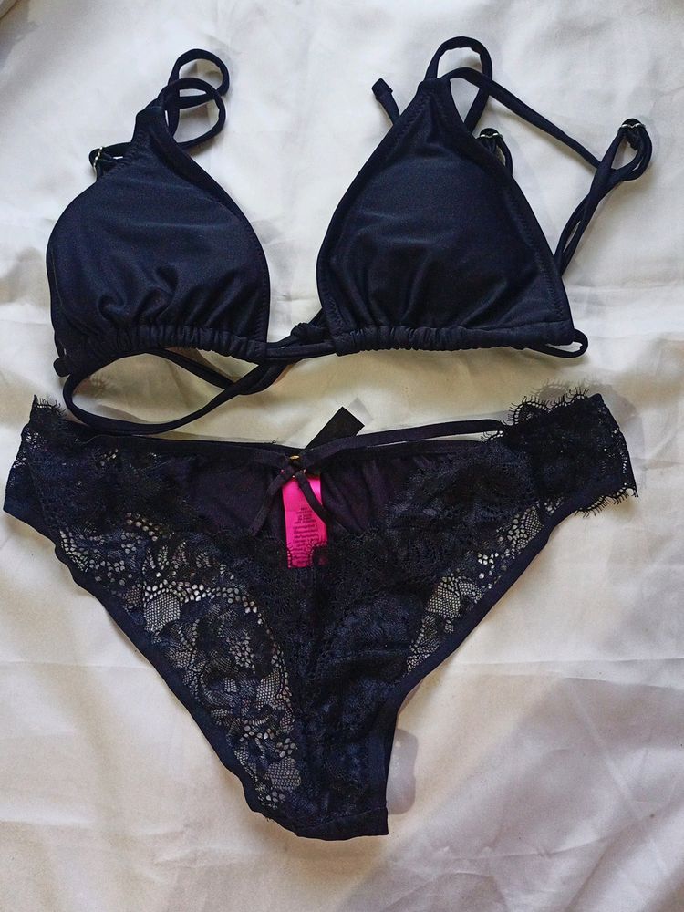 16B. BLACK SEXY BRA AND BRIEF SET