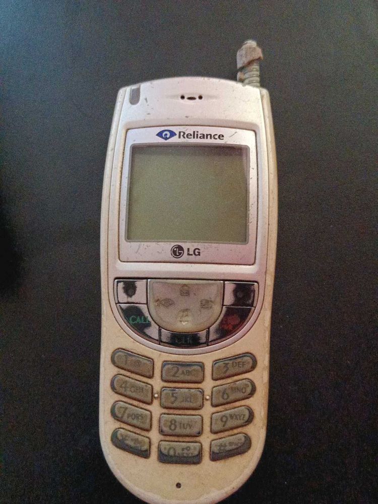 Antique phone ~ Non Working