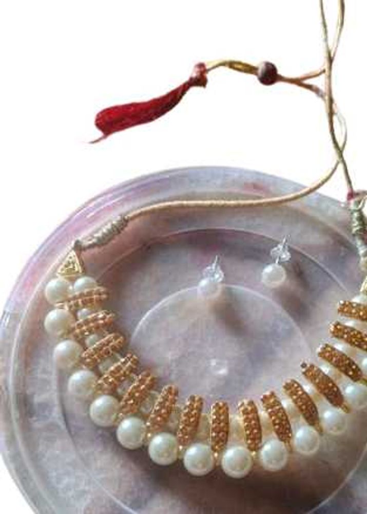 Elegant Pearl Necklace &amp; Earring Set