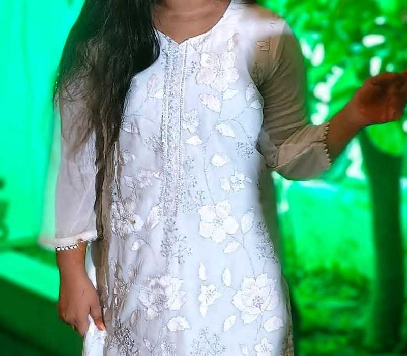 Elegant White Floral Kurta
