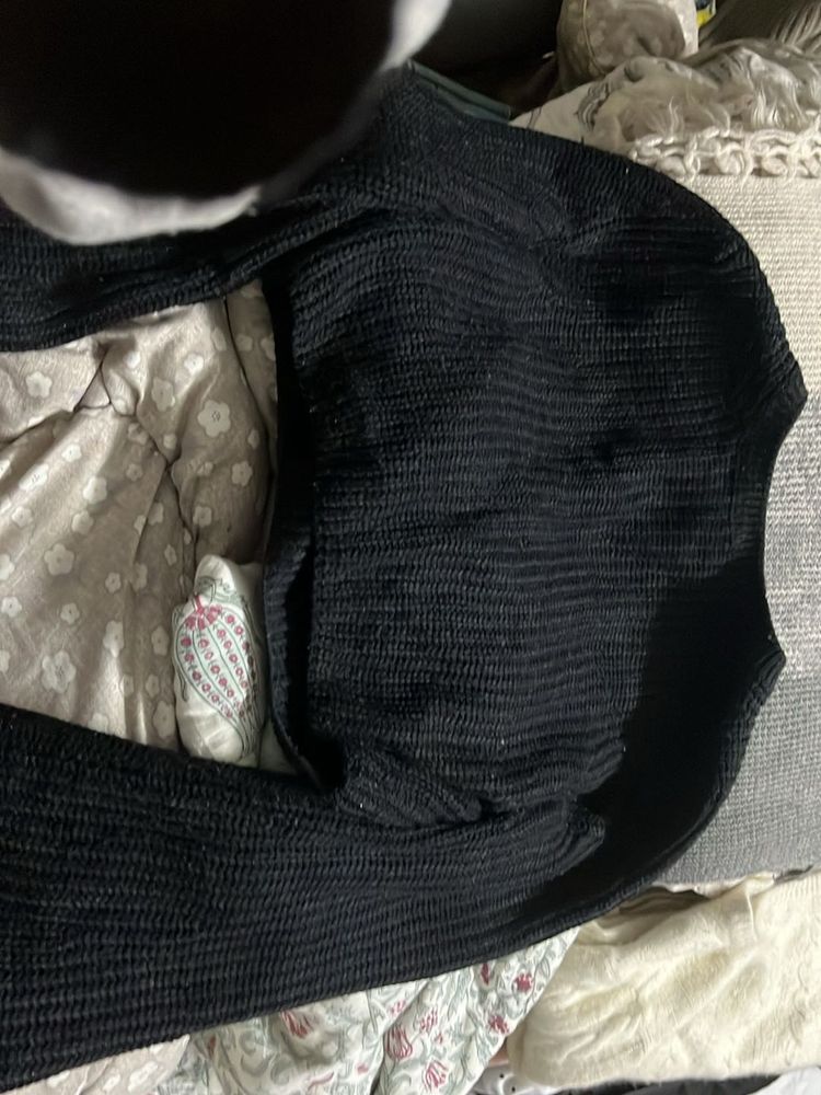 Crop Sweater With Wide Sleeves