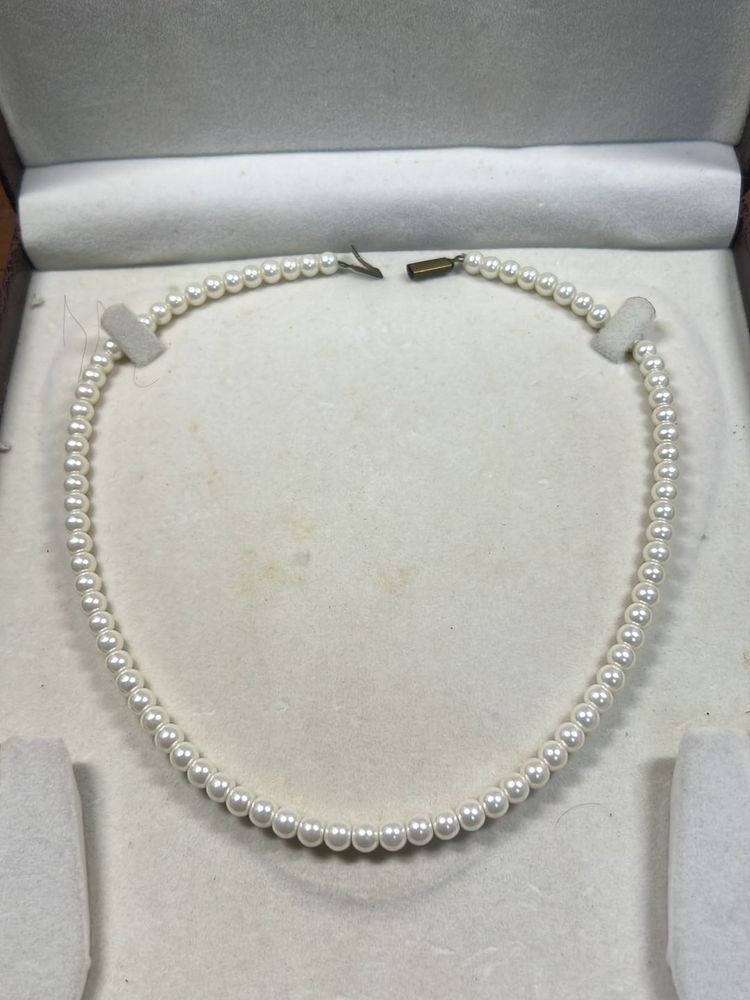 Classic Pearl Necklace