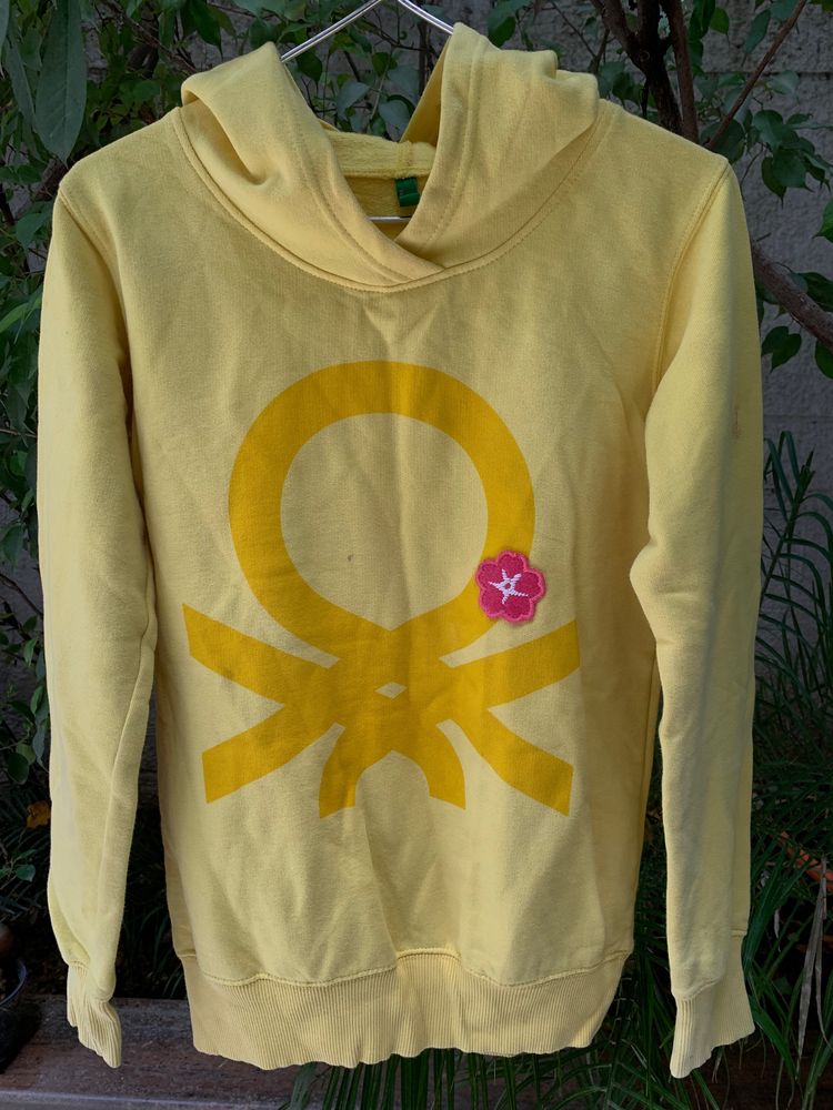 Benetton branded Hoodie Sweater💛