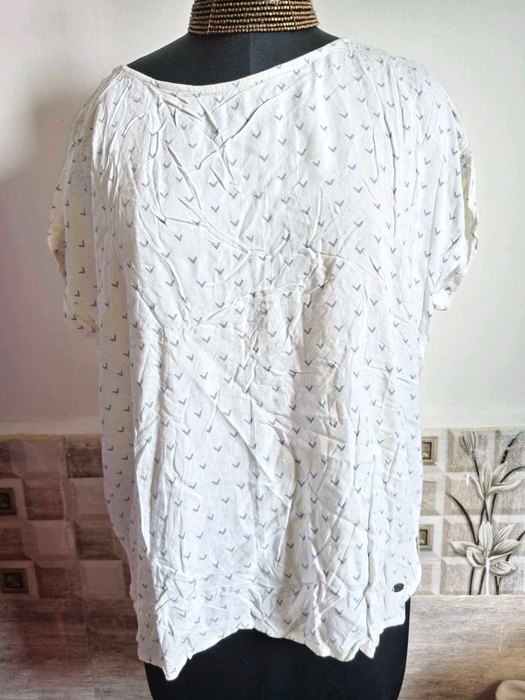 🎁Buy 1, Get 1 Free🎁 L/ XL White TOP