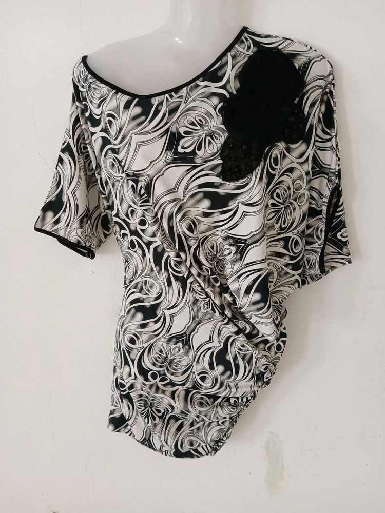 ONE OFF SHOULDER DRESS