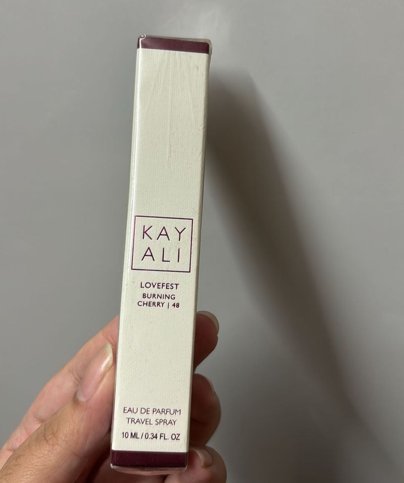 KAYALI LOVFEST Burning Cherry 10 ML spray