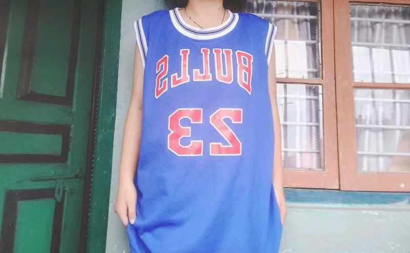 Oversized Bulls Half T-shirt