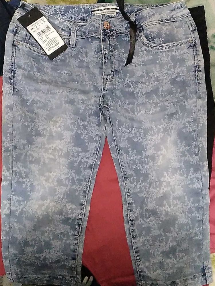Denim Capri Mid Waist
