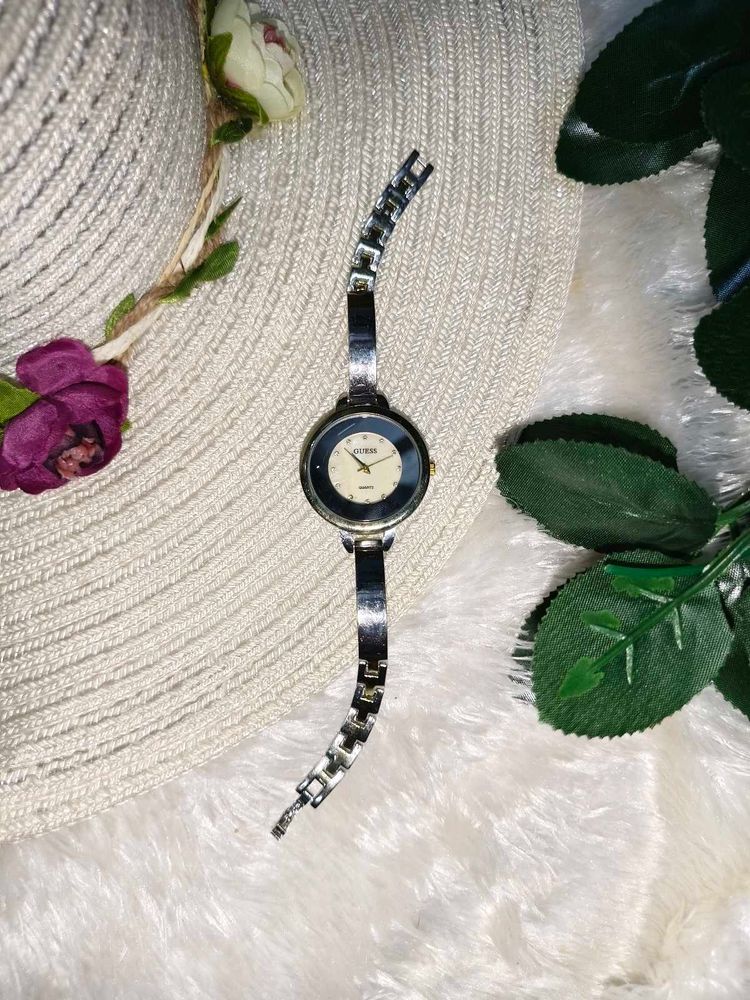 🎊🥳Buy One Get 1 Free🥳🎊Guess Vintage Watch
