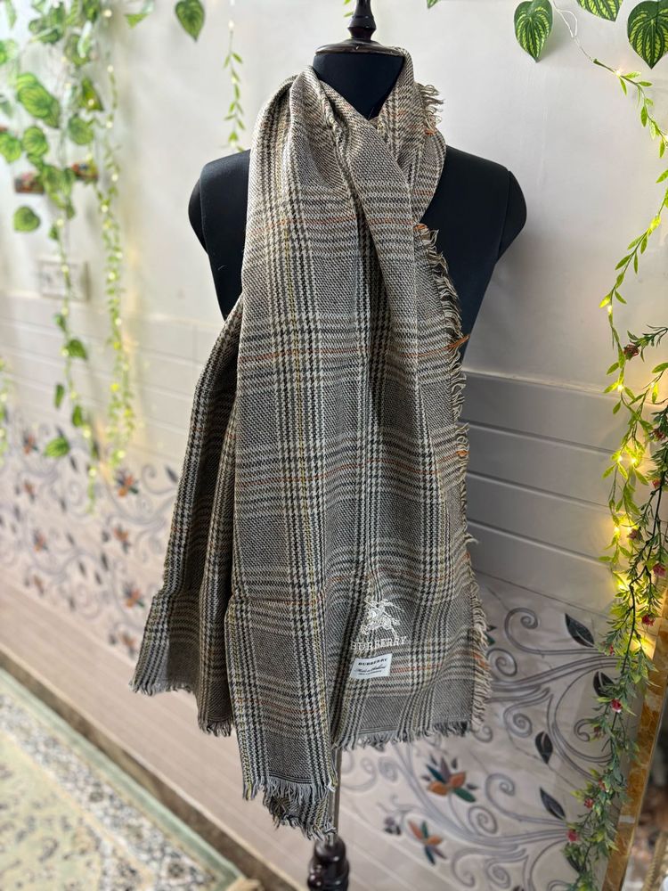 Unisex Burberry Wool Shawl Semi Winter