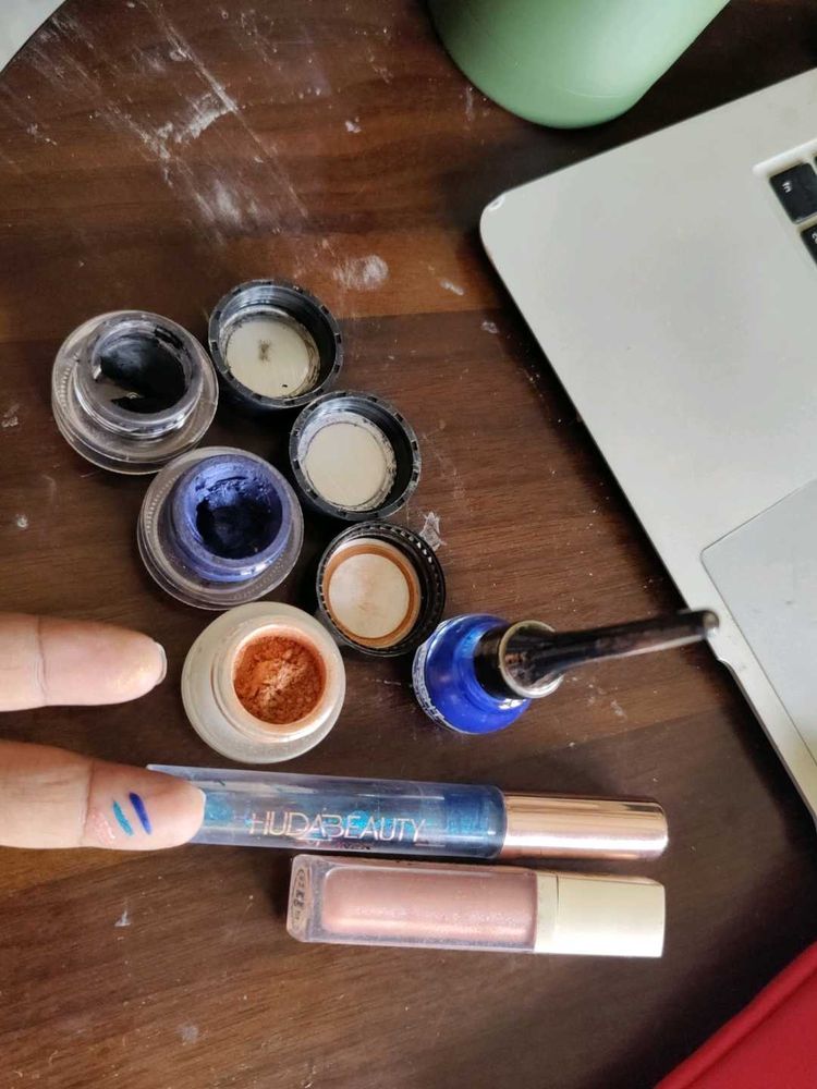 Kindly Read Description Eyeliners And Highlighter