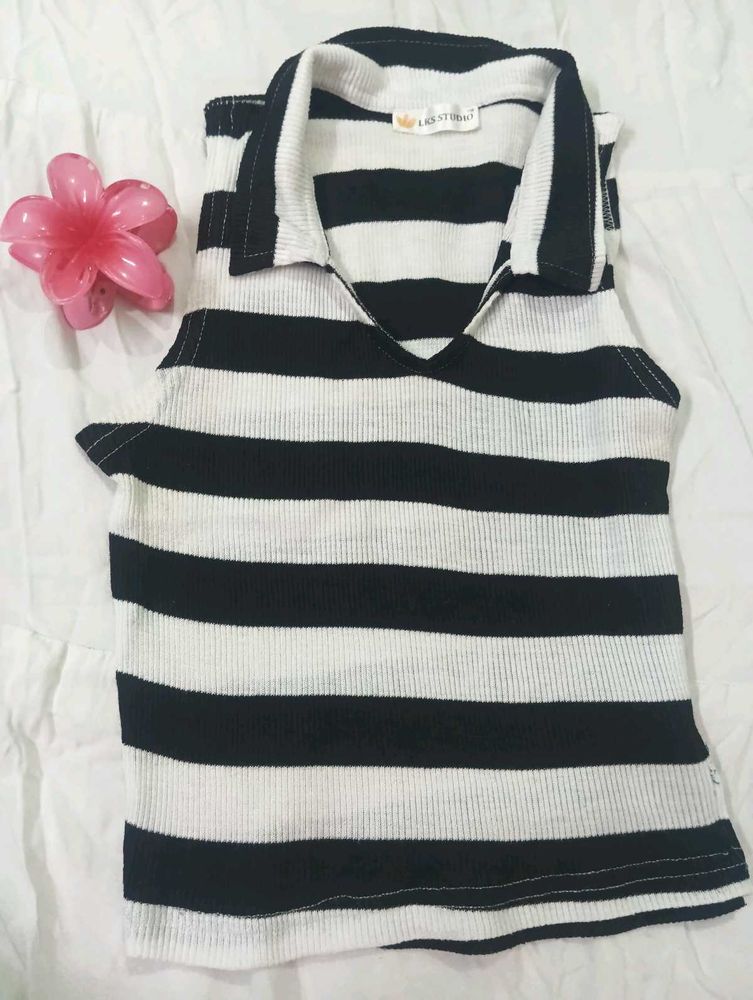 B&amp;W Striped Crop Top