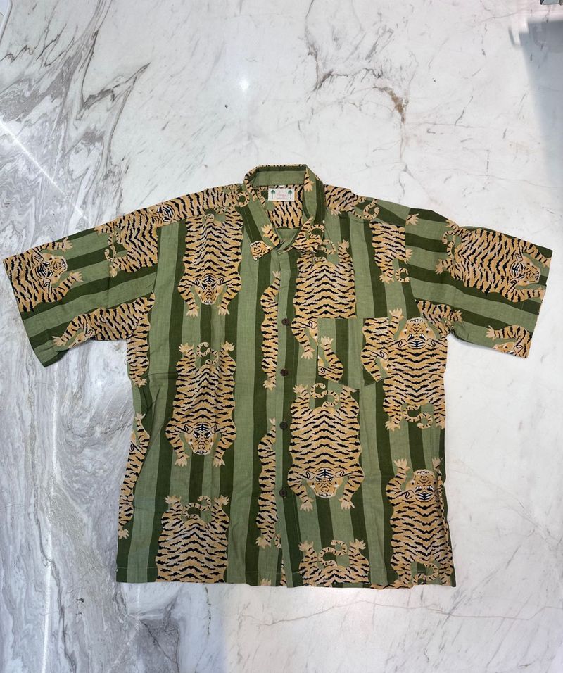 Vintage Tiger Print Button-Down