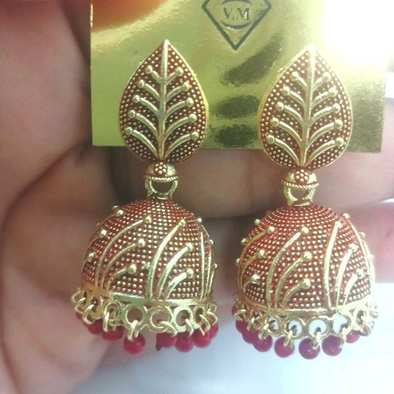 Brand New Earring With Freeup Pod Courier Bags