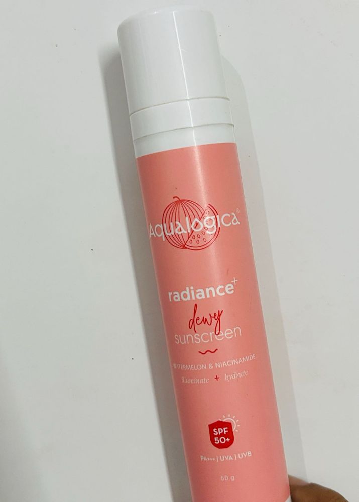 Aqualogica radiance plus Dewy sunscreen