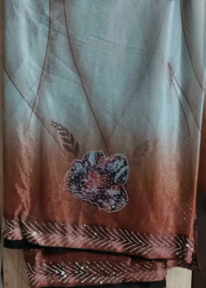 Elegant Ethnic Saree with stitched  blouse