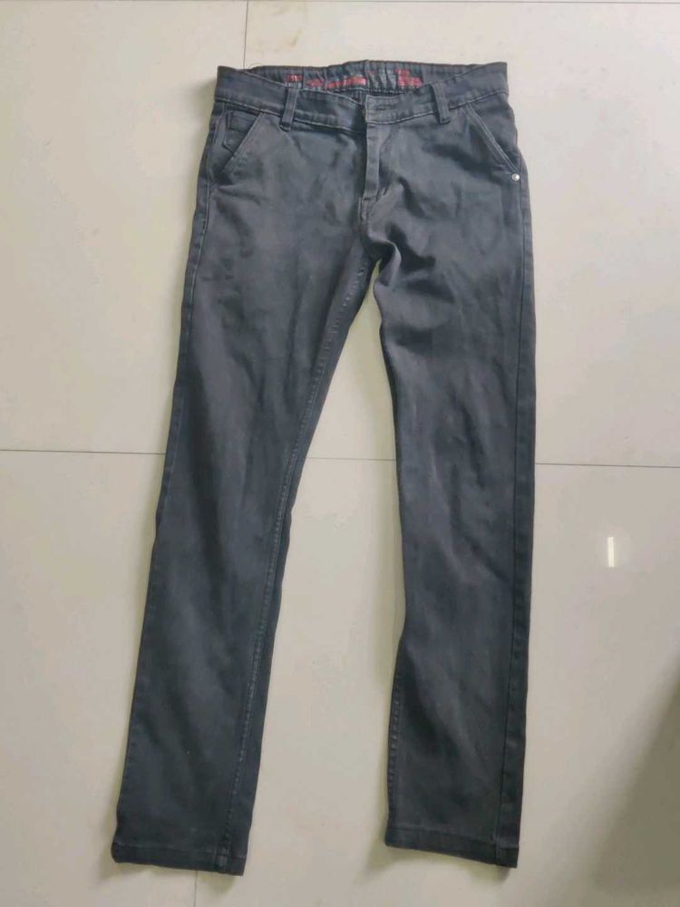 Simple Black Fashionable Jeans