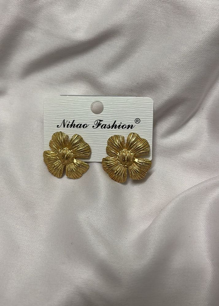 Gold Flower Earrings
