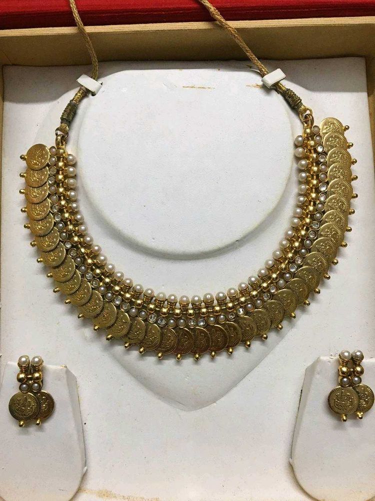 women neck set