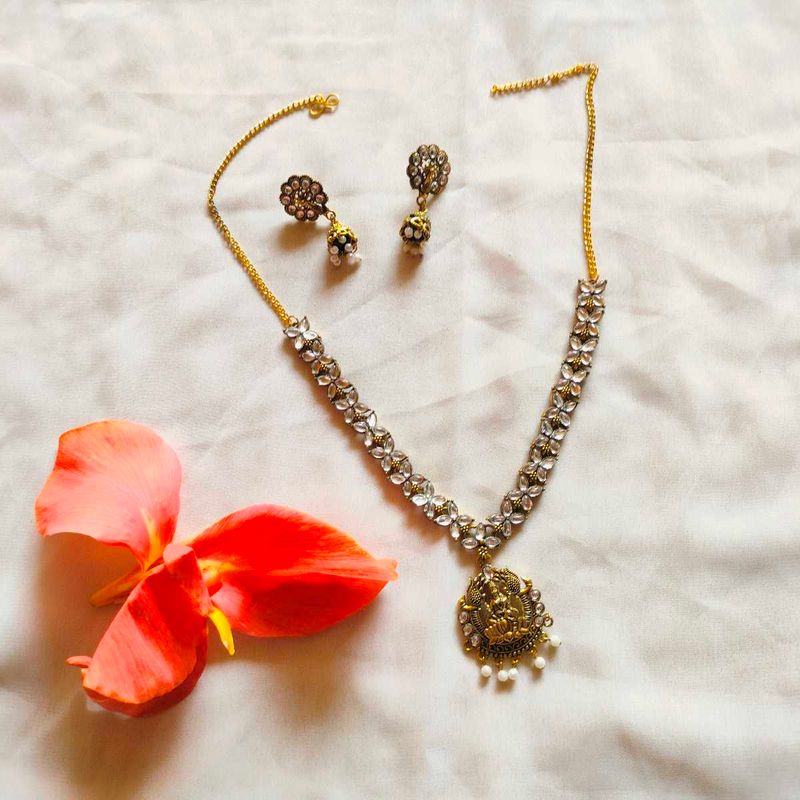 Elegant Necklace Set