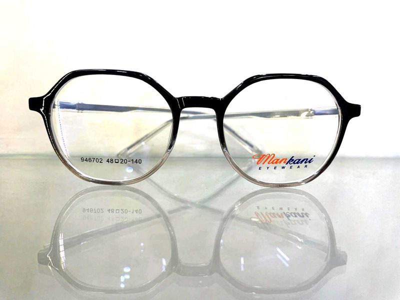 Mankani Eyewear - Stylish Black Frames