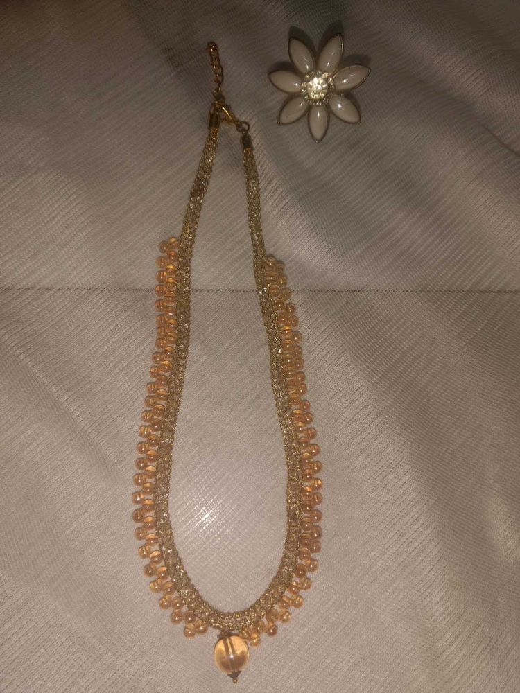 elegant gold necklace designs, from modern styles